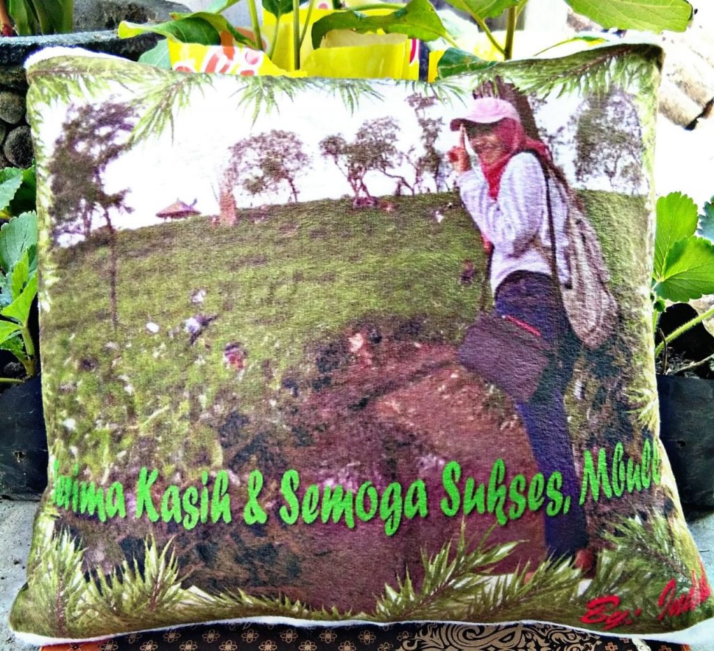 bantal foto