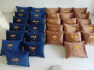 bantal souvenir