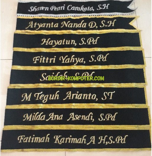 Selempang wisuda pita