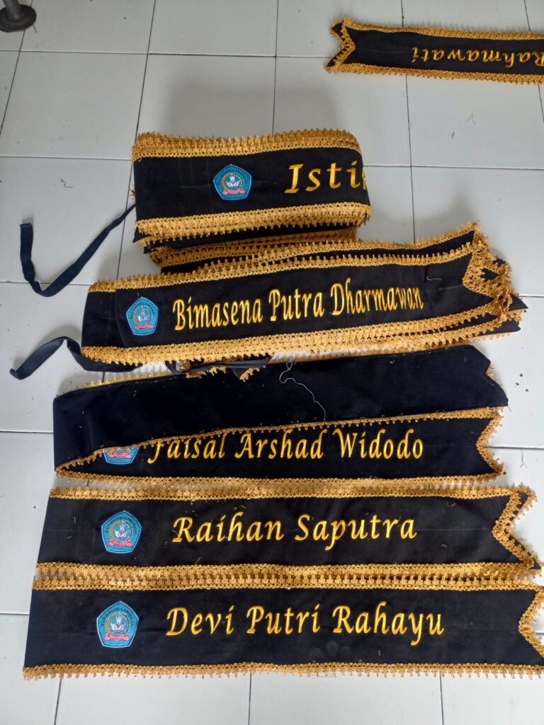 Jasa Selempang Wisuda Kota Langsa dengan Desain Menarik